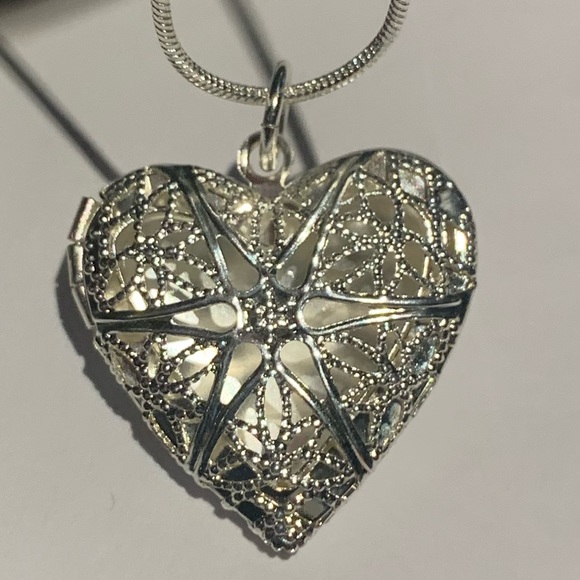 ❤️TRULY STUNNING 18” LOCK AND CHAIN IS MADE WITH AAA+ QUALITY TIBETAN SILVER❤️ - Picture 8 of 12